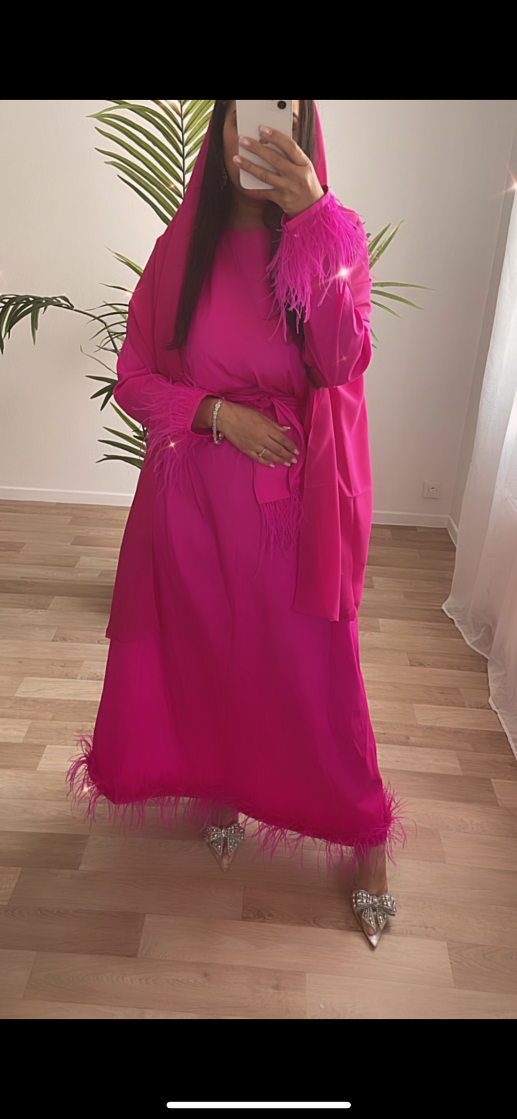 Robe fushia finition plume