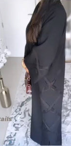 Abaya Dubai crêpe ornée de perles cousu main